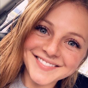 Meet your Posher, Abby